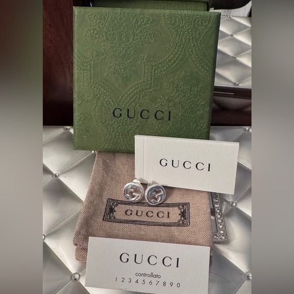 Authentic GUCCI Silver Interlocking-G Stud Earrings - Picture 2 of 11
